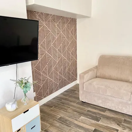 Apartament 11th Cozy Flat Marais-bastille Fibre & Netflix Paryż