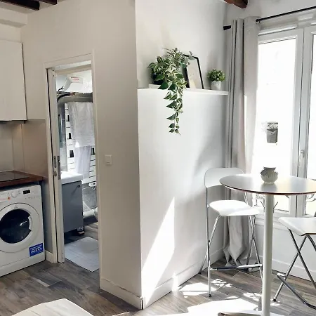 11th Cozy Flat Marais-bastille Fibre & Netflix * Paryż