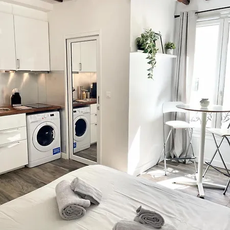 11th Cozy Flat Marais-bastille Fibre & Netflix Apartament Paryż